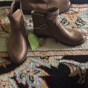 Yuu Taupe Ankle Boot